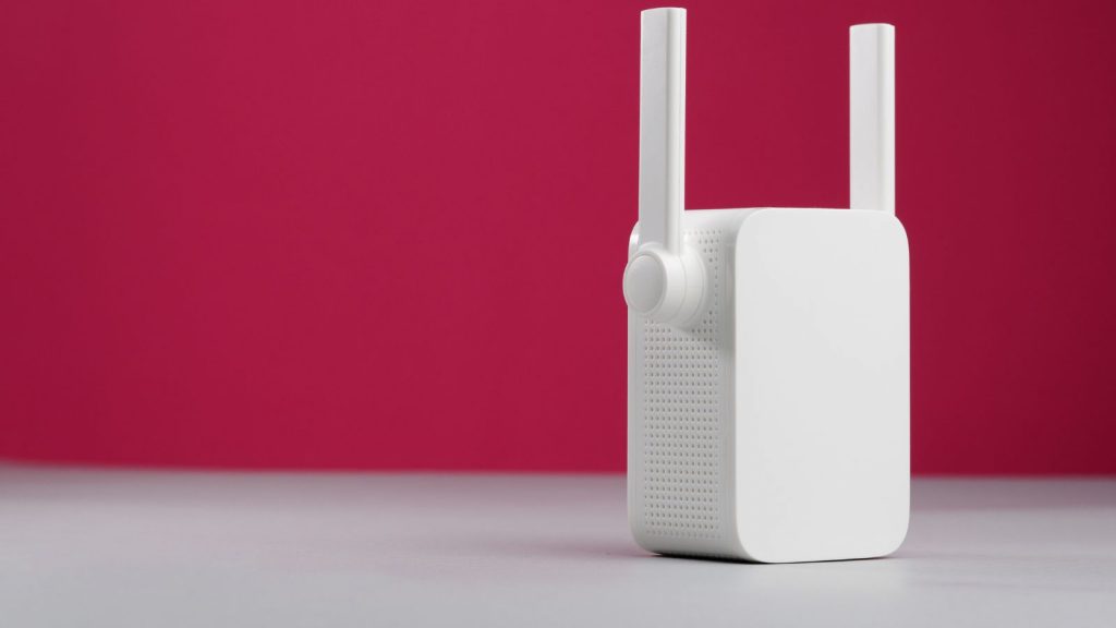 WiFi Repeater to boost wifi signal strength 